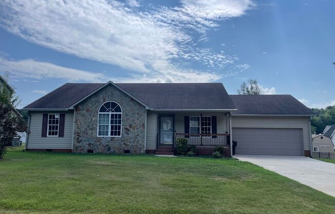 3-4 Bed with 2 full baths and 2 car garage! Located in Randleman!