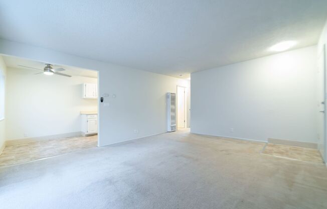 2 beds, 1 bath, 760 sqft, $2,450, Unit 26