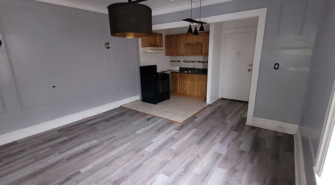 8 MONTICELLO AVE