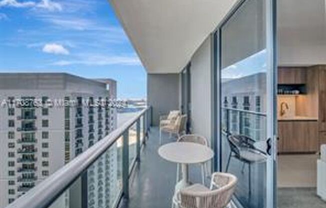 2 beds, 2 baths, 1,044 sqft, $6,000, Unit 601 NE 1st Ave # 41-01 (A11708763)