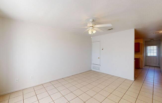 2 beds, 1.5 baths, $895, Unit # #C