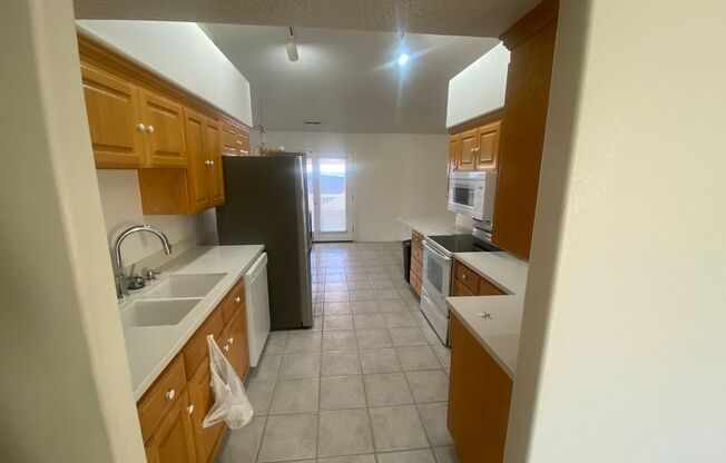 3 beds, 2 baths, $1,950