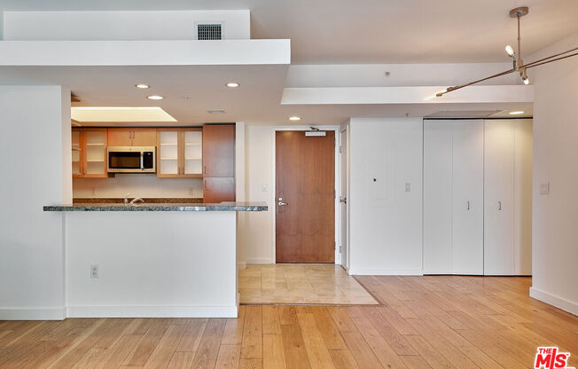 1 bed, 1 bath, 854 sqft, $4,400, Unit 1527