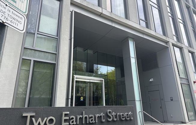 2 Earhart St