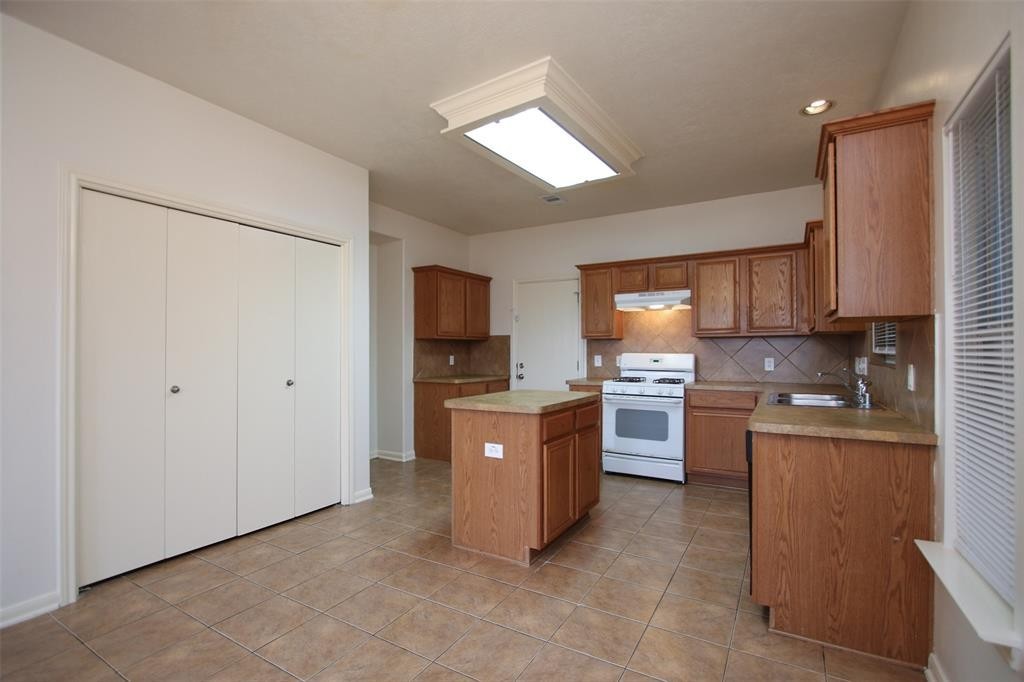 Move in Ready!! 3 bed/3 bath in Spring!