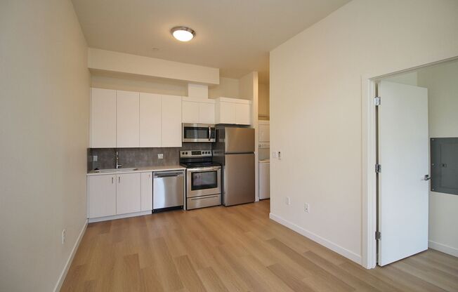 1 bed, 1 bath, 427 sqft, $1,375, Unit 8120 - 107