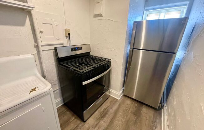 Studio, 1 bath, $850, Unit 2