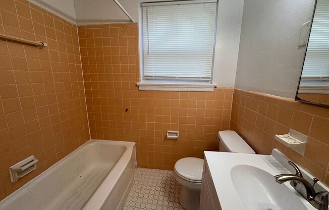 2 beds, 1 bath, 750 sqft, $1,150, Unit S301