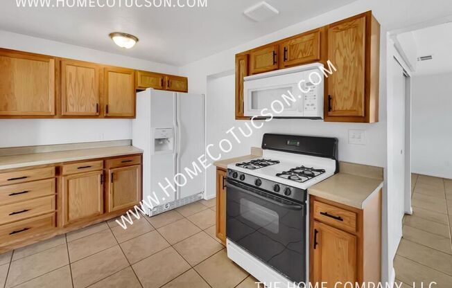 3332 E 28 ST