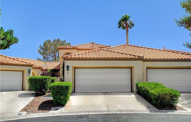 Welcome to your new home! In the exclusive Painted Desert community