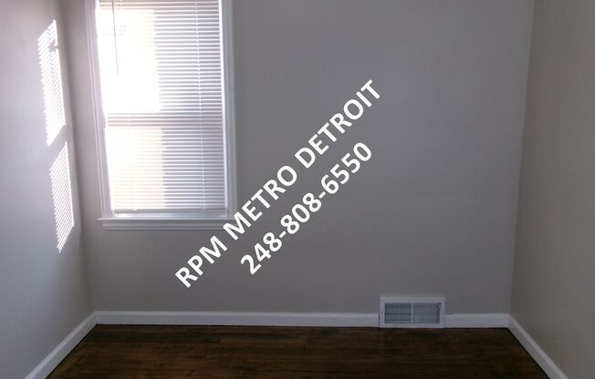 3 beds, 1 bath, $1,300, Unit (NO)