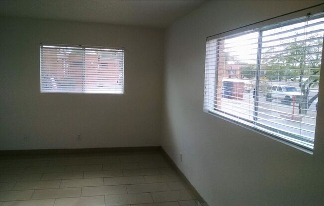 1 bed, 1 bath, 503 sqft, $999, Unit 12