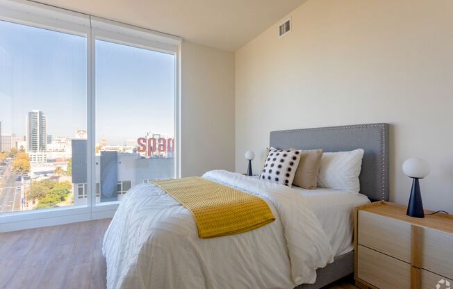 2 beds, 2 baths, 866 sqft, $4,800, Unit 2213