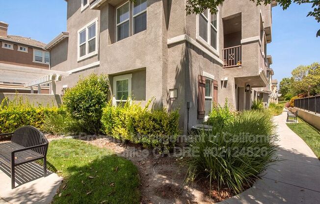 2702 BLACK GUM CT