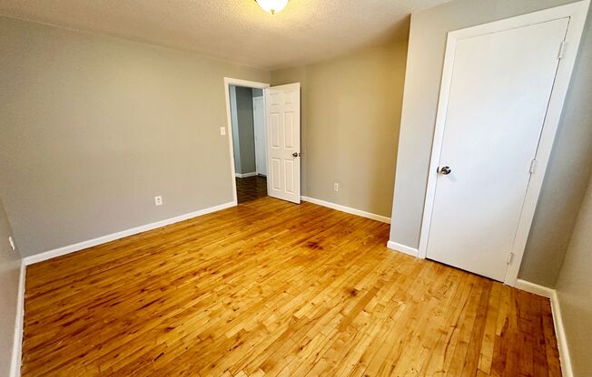 3 beds, 1.5 baths, $2,500, Unit 87 Acton Street