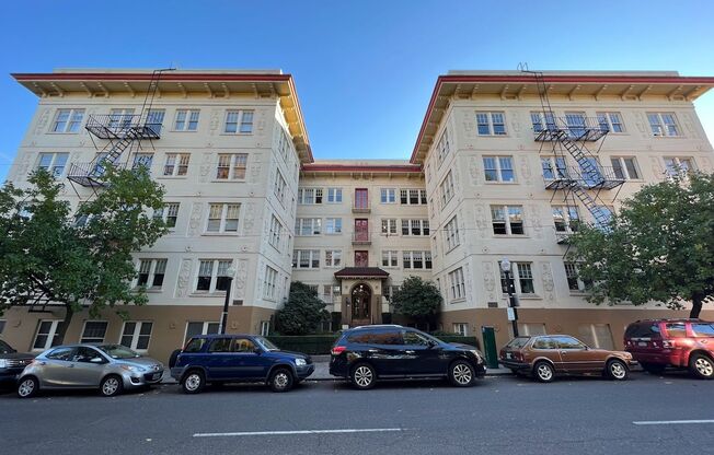 THE BILTMORE (BIL01)