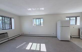 1 bed, 1 bath, 700 sqft, $1,850, Unit 9
