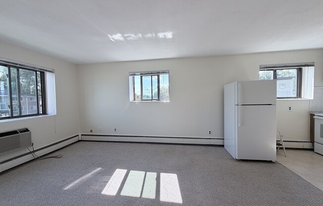 1 bed, 1 bath, 700 sqft, $1,850, Unit 9