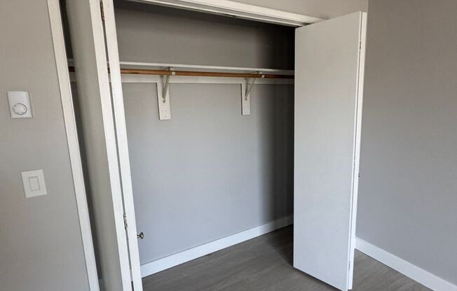 2 beds, 1 bath, 763 sqft, $1,250, Unit 2424-04