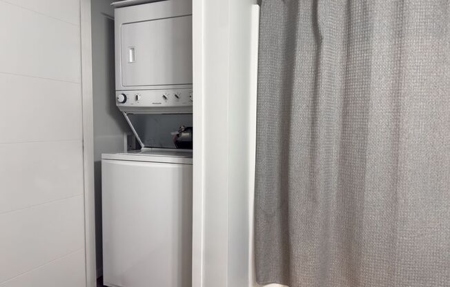 2 beds, 2 baths, 1,010 sqft, $1,710, Unit 2 - 117