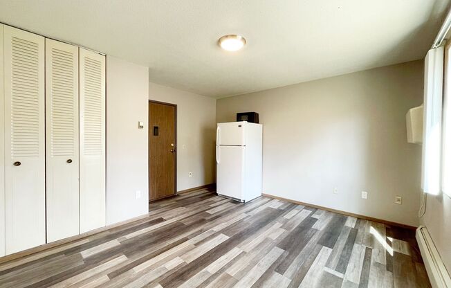 Studio, 1 bath, 180 sqft, $485, Unit 705-2A