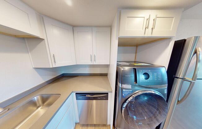 2 beds, 1 bath, 900 sqft, $1,390, Unit 25