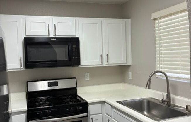 2 beds, 2 baths, 1,085 sqft, $1,450, Unit CA 1330-120