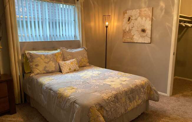 Bedroom at Wellington Estates Apartments in San Antonio TX 4-2020