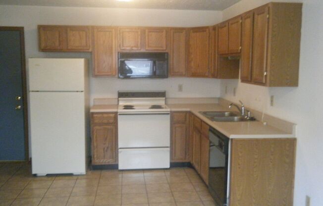 1 bed, 1 bath, 469 sqft, $900, Unit 8