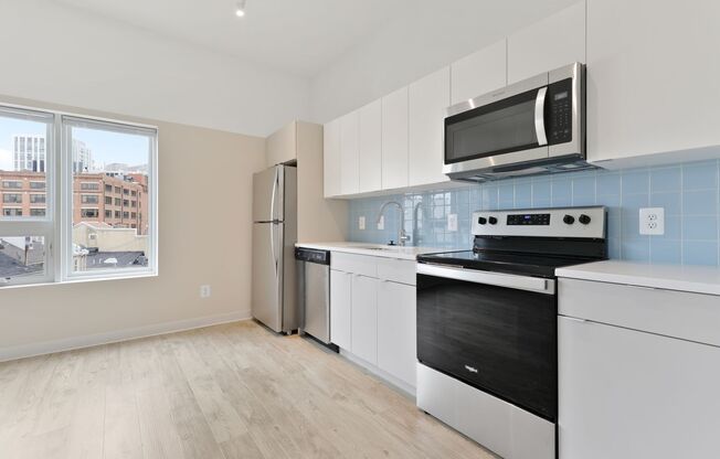 Studio, 1 bath, 537 sqft, $1,550, Unit 208