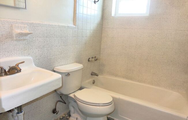 2 beds, 1 bath, 750 sqft, $1,250, Unit #2