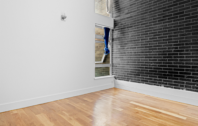 1 bed, 2 baths, $4,000, Unit 4E