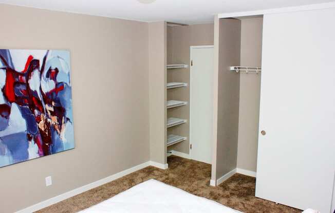 410 Apartments Model Closet Organizers