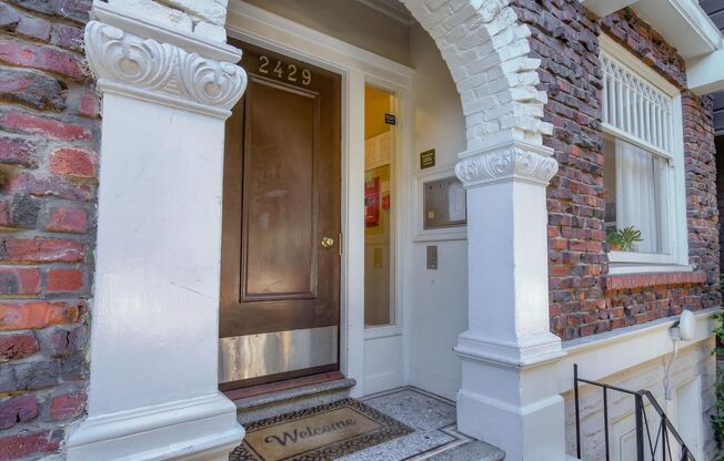 2429 Vallejo Street Apartments