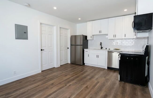 428-432 W Regent Street