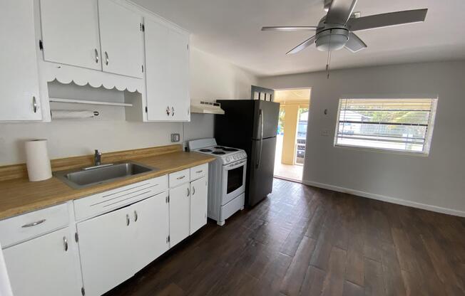 506 N BROADWAY