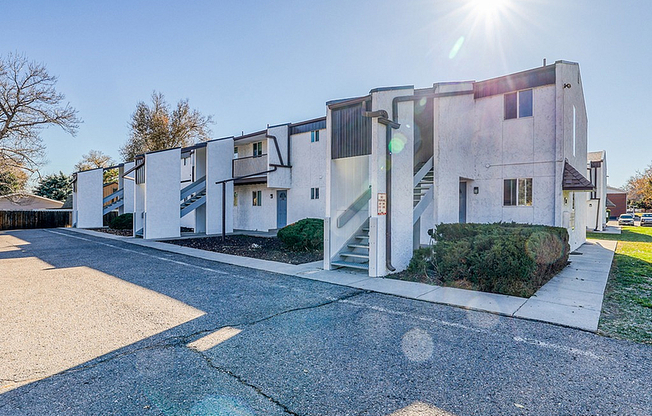 Elk Mountain Apartments