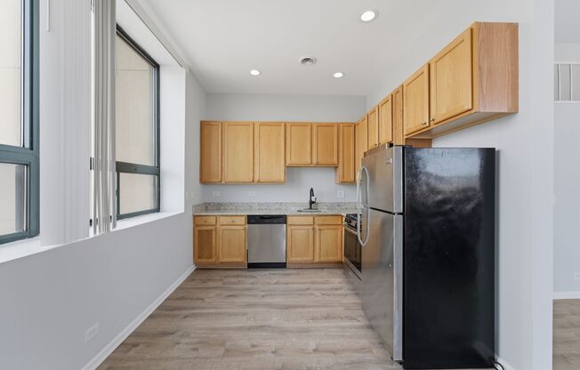 2 beds, 2 baths, 900 sqft, $2,550, Unit 212