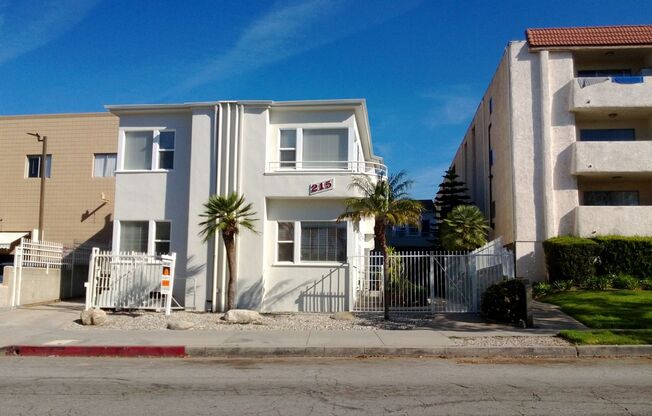 215 W. LOMITA AVE.