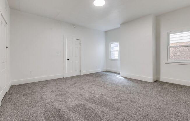 1 bed, 1 bath, $1,050, Unit 2nd Floor Rear