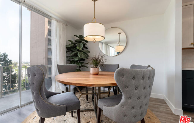 1 bed, 2 baths, 712 sqft, $3,600, Unit 518