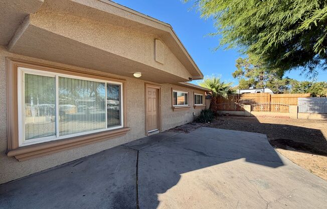 4 bedroom, no HOA