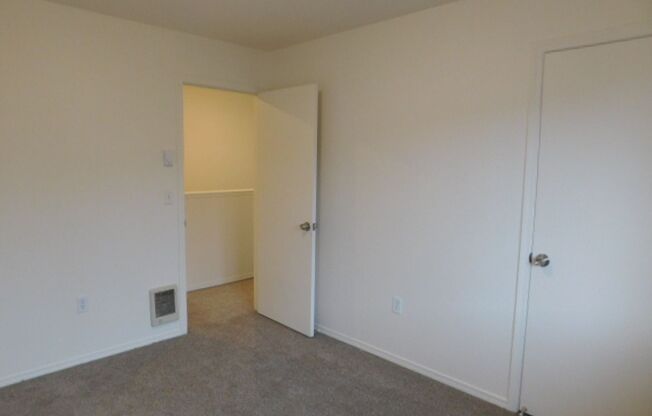 3 beds, 2 baths, 1,560 sqft, $1,995, Unit 5255