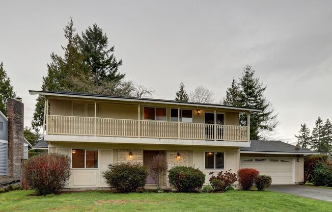 Bright spacious 4-bedroom 2.5 bath home in Bellevue