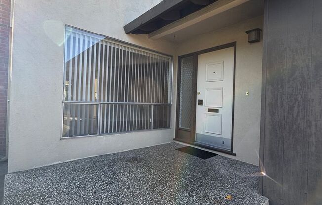 2 bedroom  duplex in Redwood City