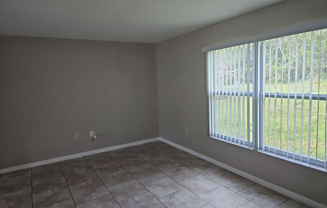 Spacious 2 Bedroom, 2 Bath, 2 car garage Home For Rent in New Port Richey!