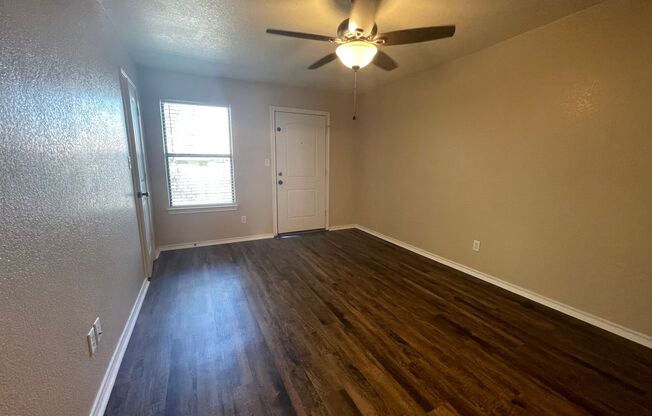 3 beds, 2 baths, 1,100 sqft, $1,395, Unit 8106