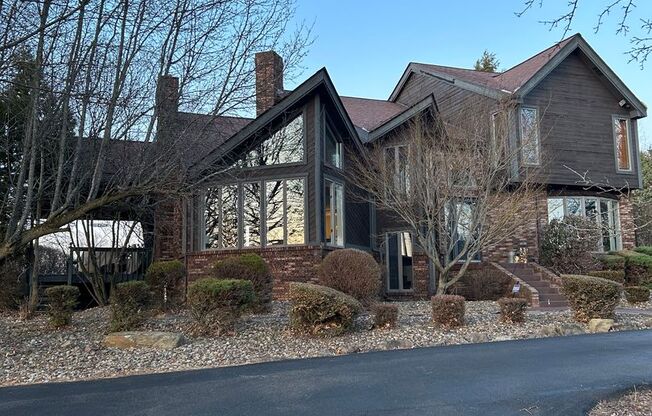 Privacy on 4 Acres -- Enjoy Daily Serenity and Relaxation after the US Open
