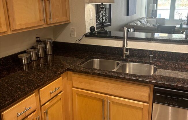 2 beds, 2 baths, $2,200, Unit # 212