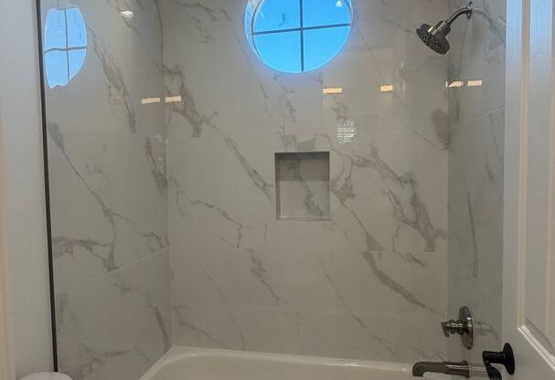 5 beds, 4.5 baths, $6,795